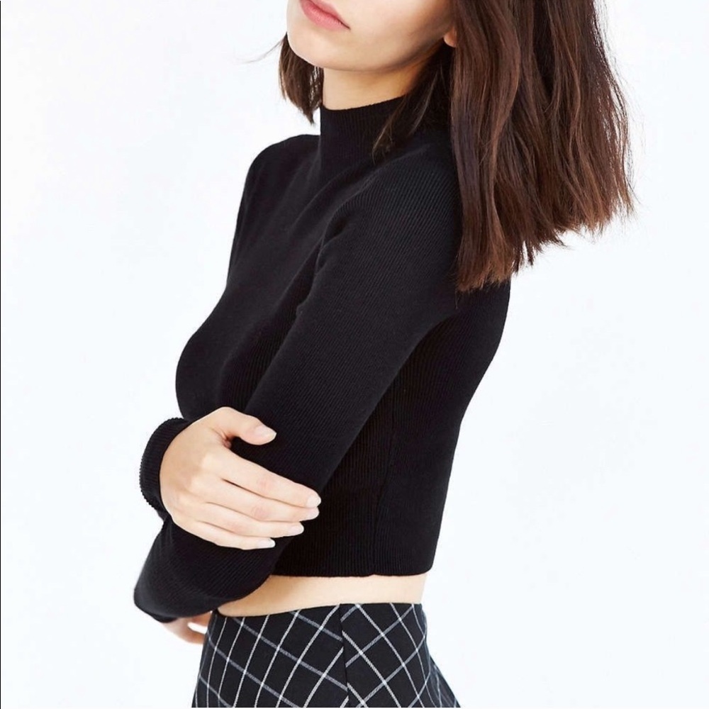 ♥︎ UO x UNIF Fine Gauge Cropped Ribbed Sweater ♥︎